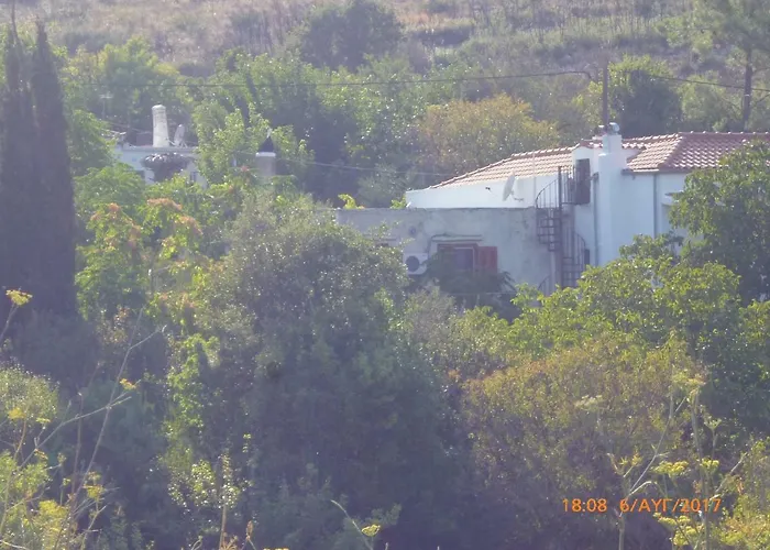 アパート Kalapo Tseratsiá